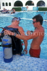 ANTIGUA, instructor giving scuba diving lesson, in pool, ANT805JPL