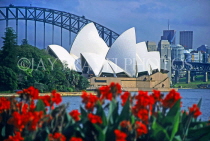 AUSTRALIA, New South Wales, SYDNEY, Sydney Opera House and Harbour Bridge, AUS607JPL