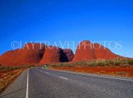 AUSTRALIA, Northern Territory, Uluru-Kata Tjuta National Park, THE OLGAS (Kata Tjuta), and highway, AUS237JPL