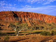 AUSTRALIA, Northern Territory, West MacDonnell Nat Park, GLEN HELEN GORGE (65 metre high rock), AUS275JPL