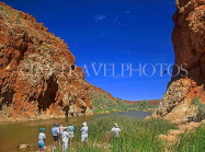 AUSTRALIA, Northern Territory, West MacDonnell Nat Park, GLEN HELEN GORGE and Finke River, tourists, AUS265JPL