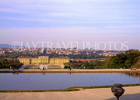 Austria, VIENNA, Schonbrunn Palace, Palace and city view from the Gloriette, VIE275JPL