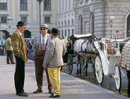 Austria, VIENNA, horse drawn cab drivers chatting, VIE321JPL