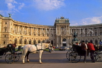 Austria, VIENNA, horse drwan cabs, by the Imperial Palace, VIE382JPL