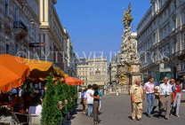 Austria, VIENNA, street scene and Graben (plague monument), VIE219JPL