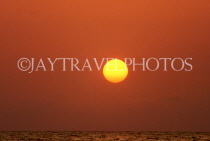 BAHAMAS, Paradise Island, sky and sunset, BAH515JPL