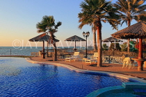 BAHRAIN, Al Jasra, house pool and terrace by the sea, BHR2258JPL