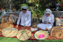 BAHRAIN, Budaiya, Farmers' Market, Handicrafts, weaving, BHR2315JPL