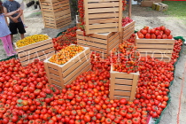 BAHRAIN, Budaiya, Farmers' Market, Tomato stall display, BHR1877JPL