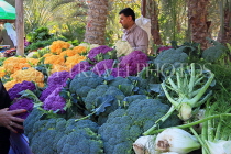 BAHRAIN, Budaiya, Farmers' Market, purple, yellow, green Cauliflowers, BHR1172JPL