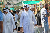 BAHRAIN, Budaiya, Farmers' Market, shoppers, BHR1254JPL
