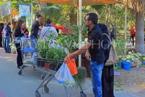 BAHRAIN, Budaiya, Farmers' Market, shoppers with trolly, BHR1157JPL
