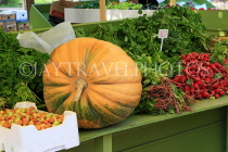 BAHRAIN, Budaiya, Farmers' Market, vegetable stall display, BHR1870JPL