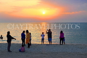 BAHRAIN, Budaiya, beach, sunset, people enjoying the seaside, BHR1438JPL