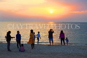 BAHRAIN, Budaiya, beach, sunset, people enjoying the seaside, and paddling, BHR1435JPL