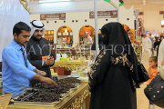 BAHRAIN, Manama, Bahrain Exhibition Centre, Autumn Fair, stall and shopper, BHR1127JPL