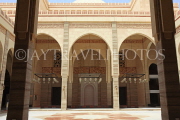 BAHRAIN, Manama, Grand Mosque (Ahmed Al-Fateh Islamic Centre), courtyard, BHR305JPL