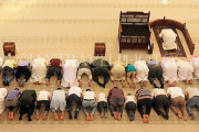 BAHRAIN, Manama, Grand Mosque (Al-Fateh Mosque), people praying, BHR879JPL