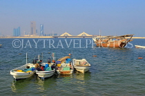 BAHRAIN, Muharraq, coastal fishing village area, fishing boats, BHR2480JPL