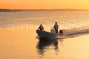 BAHRAIN, coast by Al Jasra, fishing boat at sea, sunset, BHR1399JPL