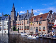 Belgium, BRUGES, 17th century buildings and sightseeing boat trips by Rozenhoed Kaal, BRG53JPL
