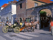 Belgium, BRUGES, sightseeing by horse drawn carriage, BRG19JPL
