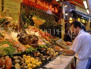 Belgium, BRUSSELS, Rue des Bouchers (famous restaurant street), seafood display, BEL320JPL