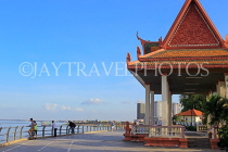 CAMBODIA, Phnom Penh, Sisowath Quay (Riverside Promenade), CAM1808JPL