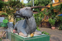 CAMBODIA, Phnom Penh, Wat Ounalom, temple site, bull sculpture, CAM1908JPL