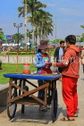 CAMBODIA, Phnom Penh, Water Festival, snacks seller, CAM1875JPL