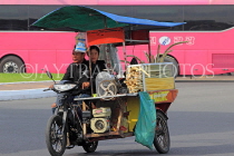 CAMBODIA, Phnom Penh, street scene, mobile street food vendor, CAM1777JPL