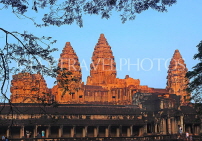 CAMBODIA, Siem Reap, Angkor Wat, and early morning view, CAM483JPL