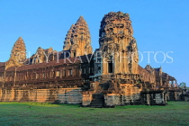 CAMBODIA, Siem Reap, Angkor Wat, and early morning view of temple complex, CAM559JPL