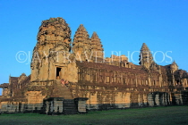 CAMBODIA, Siem Reap, Angkor Wat, and early morning view of temple complex, CAM560JPL