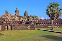 CAMBODIA, Siem Reap, Angkor Wat, temple complex, CAM497JPL