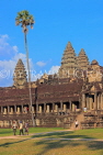 CAMBODIA, Siem Reap, Angkor Wat, temple complex, CAM500JPL