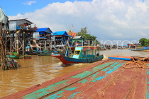CAMBODIA, Tonle Sap Lake, Kampong Phluk Fishing Village, CAM1318JPL