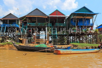 CAMBODIA, Tonle Sap Lake, Kampong Phluk Fishing Village, houses on stilts, CAM1301JPL