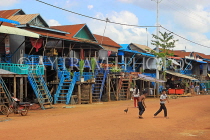 CAMBODIA, Tonle Sap Lake, Kampong Phluk Fishing Village, houses on stilts, CAM1348JPL