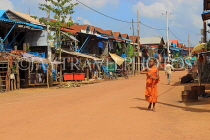 CAMBODIA, Tonle Sap Lake, Kampong Phluk Fishing Village, houses on stilts, CAM1351JPL
