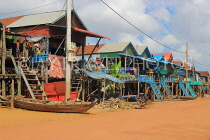 CAMBODIA, Tonle Sap Lake, Kampong Phluk Fishing Village, houses on stilts, CAM1352JPL