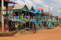 CAMBODIA, Tonle Sap Lake, Kampong Phluk Fishing Village, houses on stilts, CAM1353JPL
