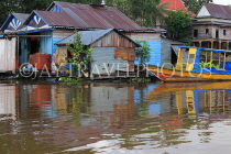 CAMBODIA, Tonle Sap Lake, Mechrey Floating Village, CAM835JPL