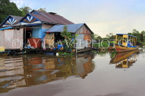 CAMBODIA, Tonle Sap Lake, Mechrey Floating Village, CAM837JPL