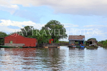 CAMBODIA, Tonle Sap Lake, Mechrey Floating Village, CAM841JPL
