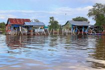 CAMBODIA, Tonle Sap Lake, Mechrey Floating Village, CAM848JPL