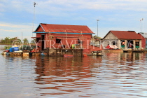 CAMBODIA, Tonle Sap Lake, Mechrey Floating Village, CAM867JPL
