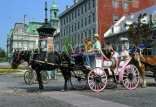 CANADA, Quebec, MONTREAL, Old Town, Place  Jacques Cartier, horse drawn carriage, CAN639JPL