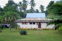 COOK ISLANDS, Rarotonga, countryside, typical house and garden, CI107JPL