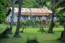 COOK ISLANDS, Rarotonga, countryside, typical house and garden, CI141JPL